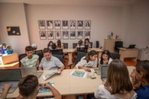 Mersin'de Çocuklar Yapay Zekâ ve Teknolojiyle Geleceğe Hazırlanıyor