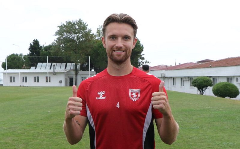 Samsunsporlu Elliot Watt'tan Türkçe Açıklaması ve Taraftardan Özür