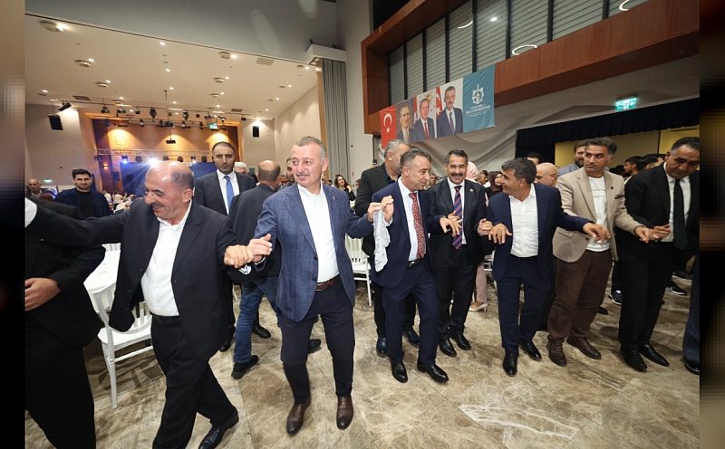 Başkan Büyükakın Kocaeli'deki Halay Şöleni'nde Birlik Mesajı Verdi