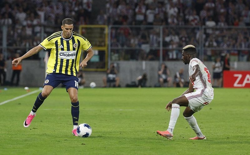 Fenerbahçe'de Mert Müldür şoku: Menisküs yırtığı nedeniyle sahalardan uzak kalacak