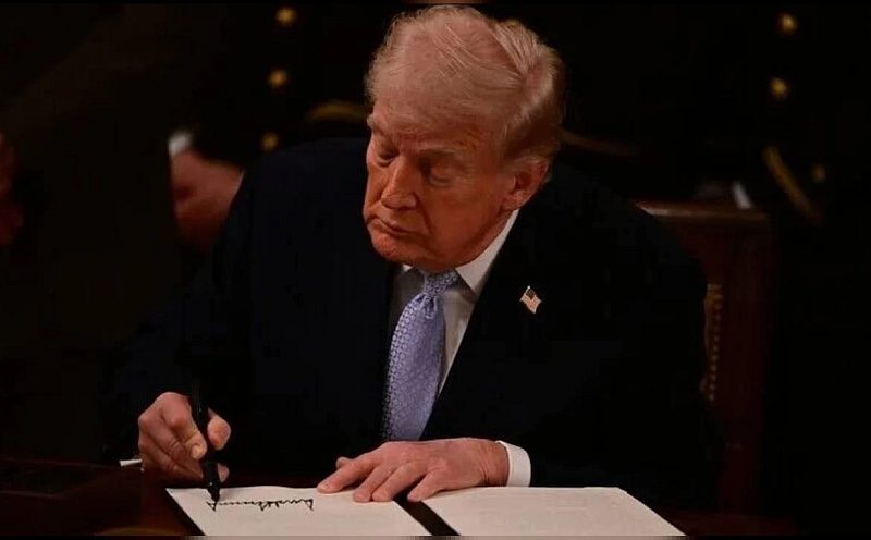 Trump'tan Rusya ve İran'a Kritik Yaptırım Yasasına Onay