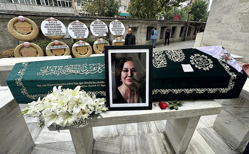 Aşk-ı Memnu'nun Arsen Hanım'ı Gülsen Tuncer son yolculuğuna uğurlandı