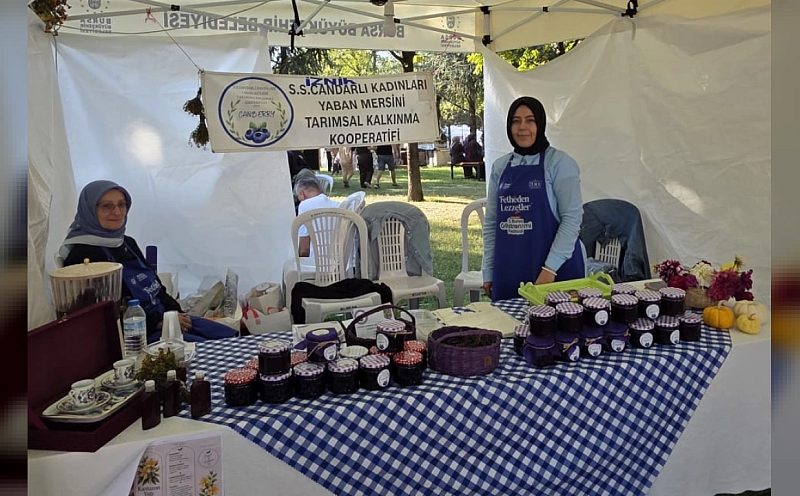 Candarlı kadınlarından Bursa Gastronomi Festivali’nde yaban mersini rüzgârı