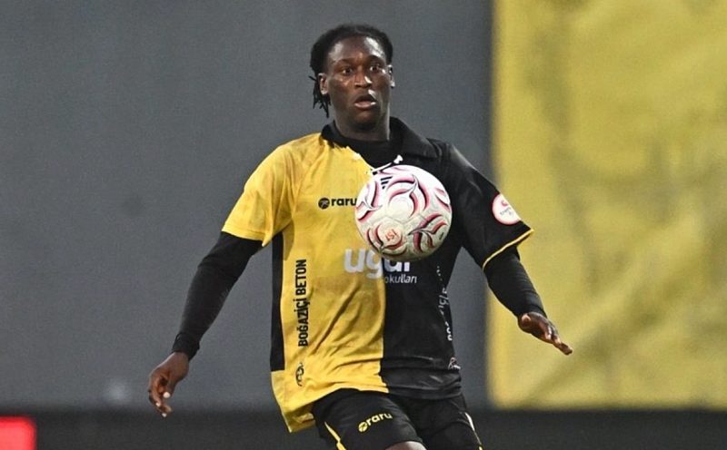 İstanbulsporlu Elvin Mendy Maç Dönüşü Kalp Krizi Şüphesiyle Hastaneye Kaldırıldı