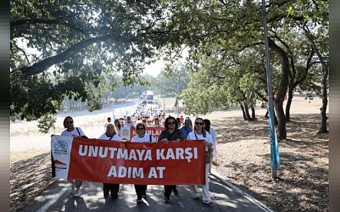 Nilüfer Belediyesi’nden Balat Atatürk Ormanı’nda Alzheimer Farkındalık Yürüyüşü