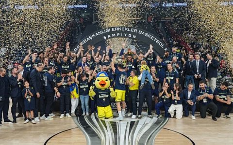 Fenerbahçe Tarfin Cumhurbaşkanlığı Kupası'nı Kazandı: Beşiktaş'ı Mağlup Eden Sarı-Lacivertliler Zirvede