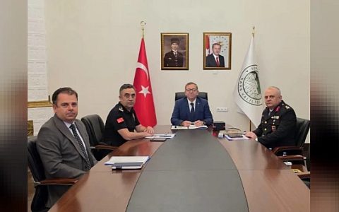 Kars'ta Okul Güvenliği Masaya Yatırıldı: Vali Polat'tan Huzurlu Eğitim Vurgusu