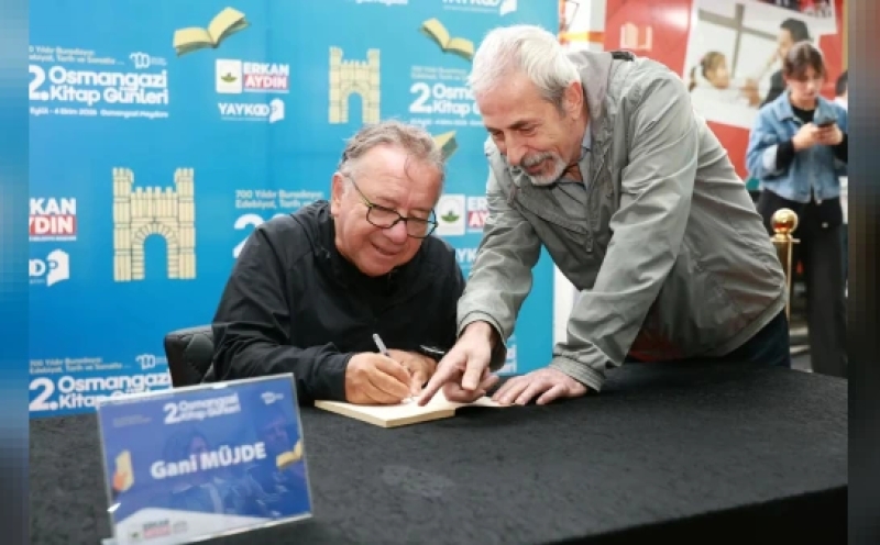 2. Osmangazi Kitap Günleri'nde Gani Müjde Rüzgarı: "İnsanı Televizyon Değil Kitap Eğitiyor
