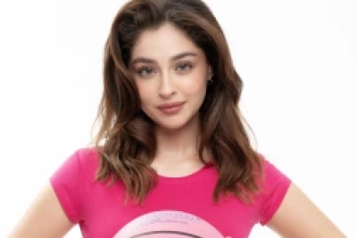 Cemre Baysel Pembe Top Sahada Projesinde Pembe Topu Havaya Atacak
