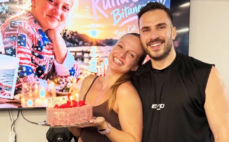 İpek Filiz Yazıcı 25'inci Yaşını Spor Salonunda Kutladı