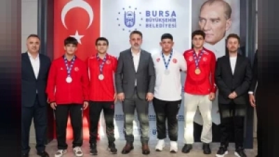 Şahin Biba Balkan Şampiyonası'nda Dereceye Giren Güreşçileri Ağırladı