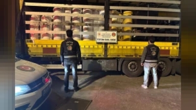 İzmir'de kaçak makaron fabrikasına operasyon: 1 gözaltı