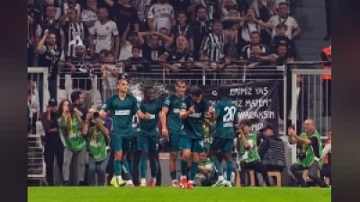 Beşiktaş-Kocaelispor maçında Agyei'ye bardak atan şüpheli sevk edildi