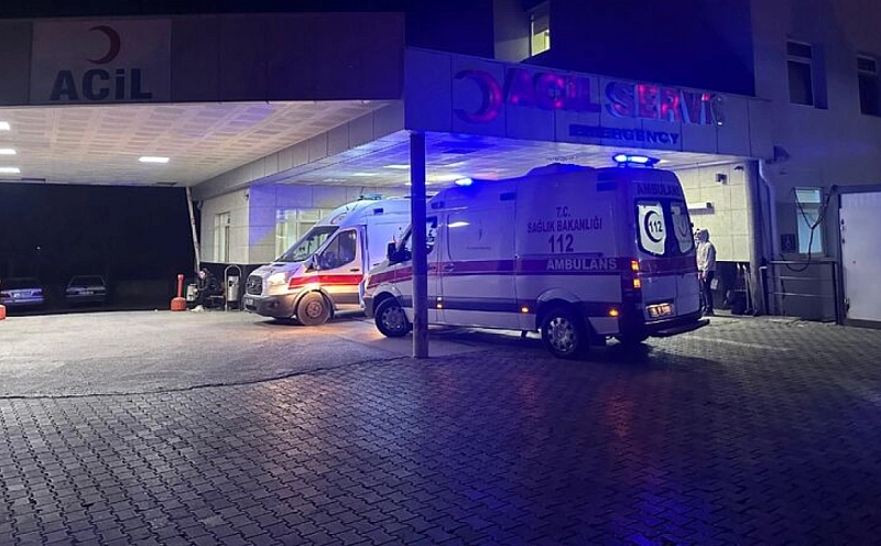 İzmir'de gıda zehirlenmesi şüphesiyle 80 işçi hastaneye kaldırıldı
