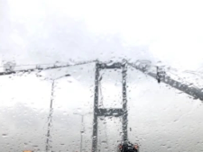 İstanbul'da fırtına ve şiddetli yağış etkili oluyor
