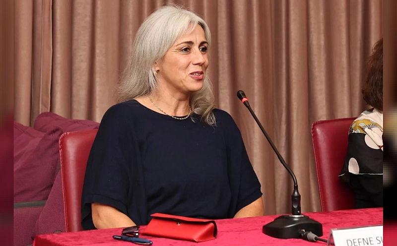 Defne Suman Edebi Kazılar söyleşisinde okurlarıyla buluştu