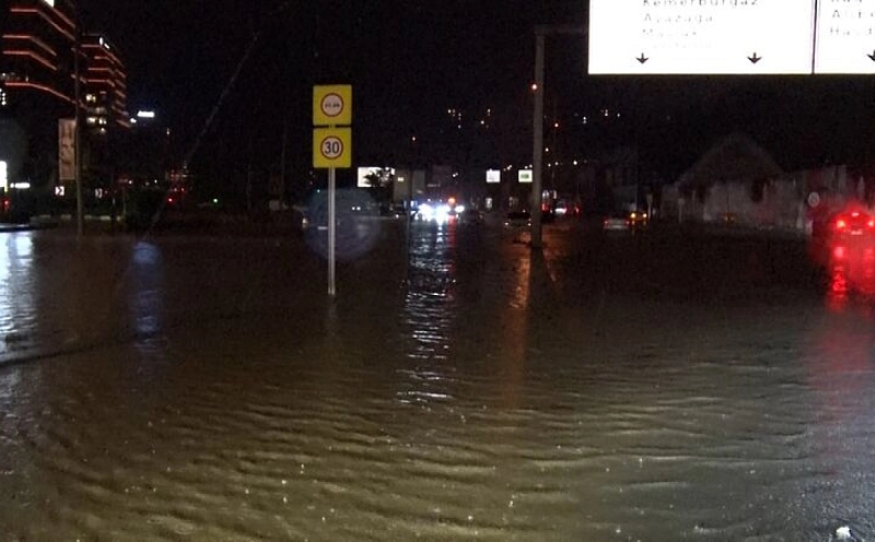 İstanbul Ayazağa'daki selde bir kişi hayatını kaybetti