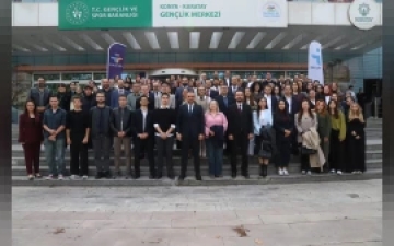 Konya'da üniversiteliler ile iş dünyası çalıştayda buluştu