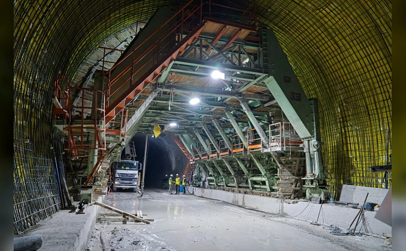Buca Onat Tüneli güzergahında 26 riskli yapı yıkıldı