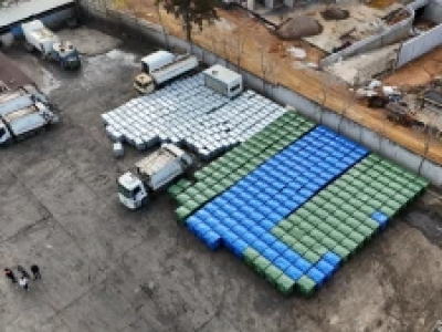 Karabağlar'da 58 mahalleye 891 yeni çöp konteyneri yerleştiriliyor