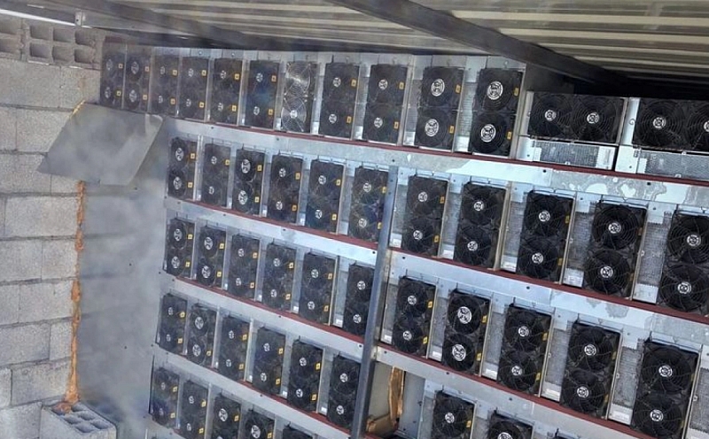 Nusaybin'de 200 Hanelik Kaçak Elektrikle Kripto Para Üretimi Yakalandı