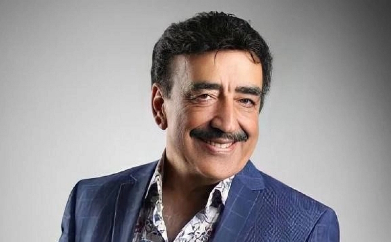 HAKKI BULUT SAHNEDE RAHATSIZLANARAK HASTANEYE KALDIRILDI