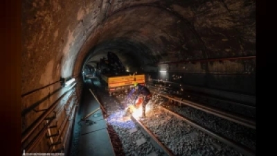 İZMİR METROSU'NDA RAY VE MAKAS YENİLEME ÇALIŞMALARI SÜRÜYOR