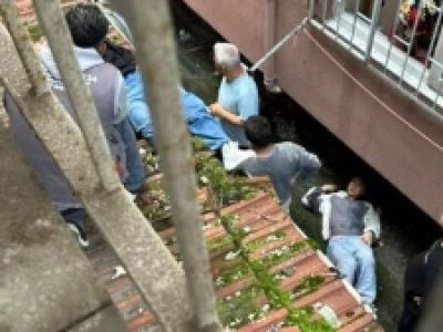 Küçükçekmece'de Kilitli Odadan Çarşafla Kaçan İki Kız Düştü