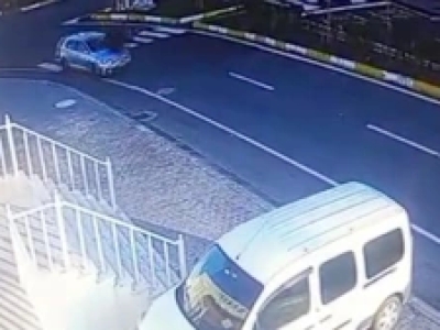Tekirdağ'da Yaya Geçidinde Otomobilin Çarptığı 2 Öğretmen Yaralandı