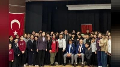 Kıbrıs gazileri Keşan'da öğrencilerle bir araya geldi