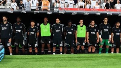Beşiktaşlı Ümit Akdağ Crystal Palace maçında hırsından elini sakatladı