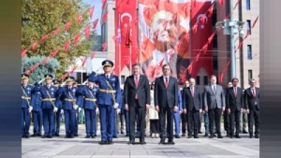 Eskişehir Valilik Meydanı'nda Cumhuriyet'in 103. Yılı Kutlandı