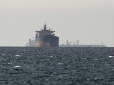 Hürmüz Boğazı'nda seyreden gemide yangın çıktı