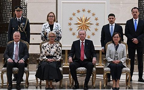 Cumhurbaşkanı Erdoğan, Beştepe’de Beş Yeni Büyükelçiyi Kabul Etti