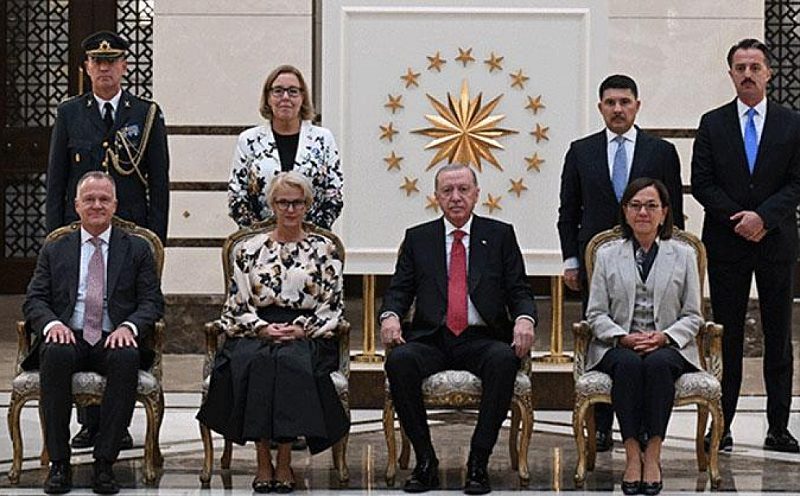 Cumhurbaşkanı Erdoğan, Beştepe’de Beş Yeni Büyükelçiyi Kabul Etti