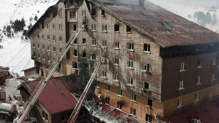 Kartalkaya'da Otel Yangını Faciası Sonrası Erken Sezon Kapanışı