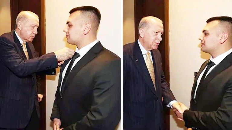 Cumhurbaşkanı Recep Tayyip Erdoğan, AK Parti'ye Yeni Katılan Adaşına Parti Rozetini Taktı