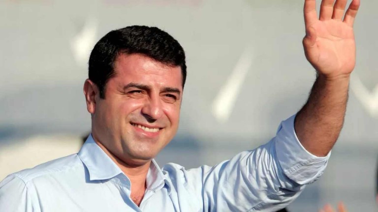 Demirtaş'tan Barış Çağrısı: Korkma Kardeşim, Barışmaktan