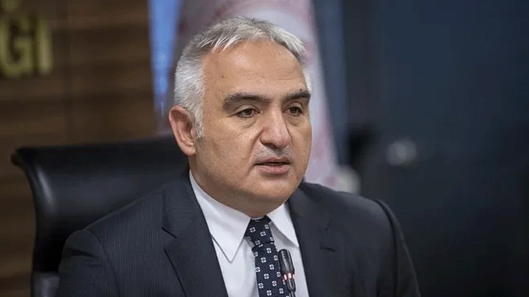 Bakan Mehmet Nuri Ersoy'un Eşinden Tepki Çeken Paylaşım: "Saygısızlara İyi Olur"