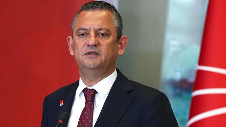 Özgür Özel'den Kayyum Resti: İBB'den Çıkmayız, Direniriz