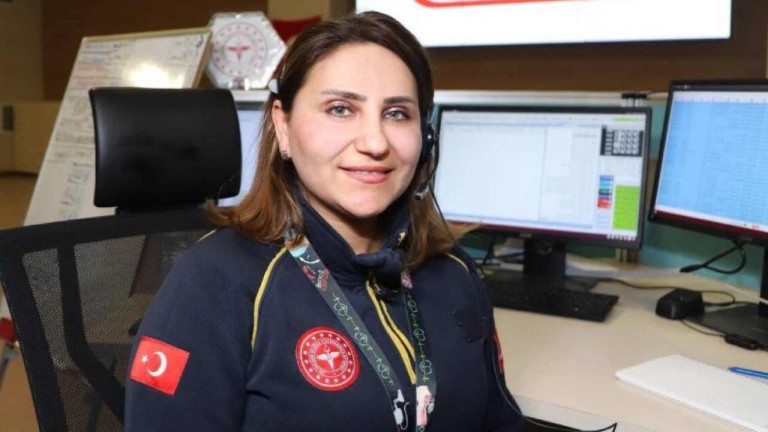 Paramedik Zehra Tankuş'un Telefon Yönlendirmesiyle Bebek Hayata Döndü