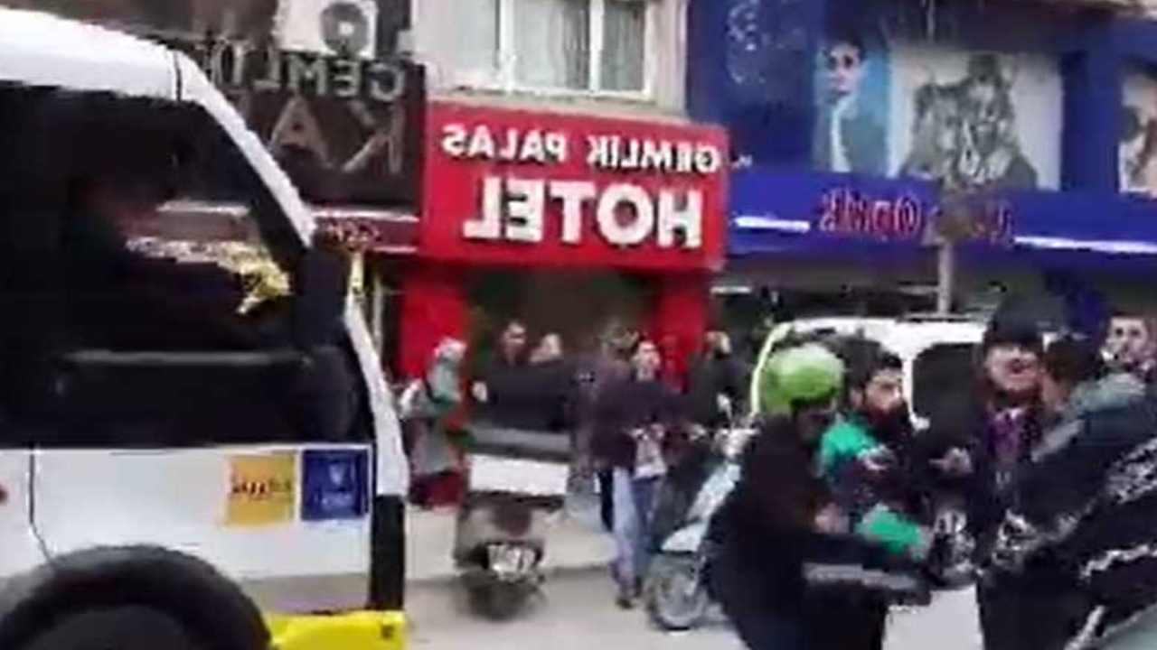 Gemlik'te Motokuryeler Arasında Bıçaklı Kavga: Yaralı Var, Şüpheli Yakalandı