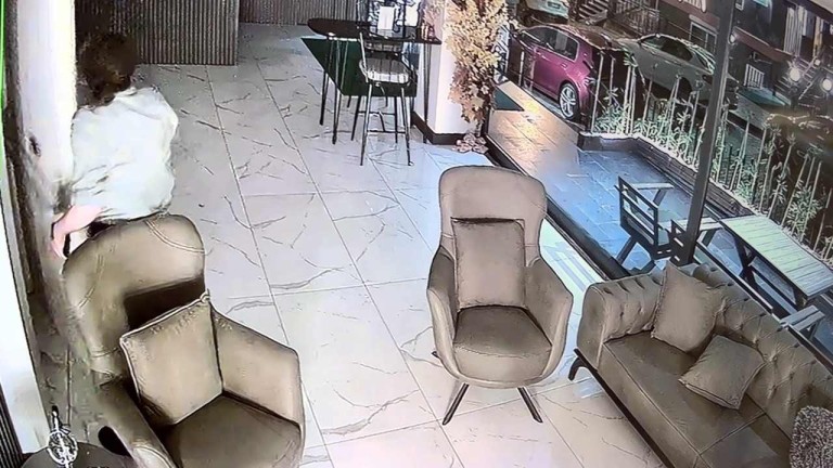 Avcılar'da Otelde Silahlı Saldırı: Yaralı Yok, Saldırgan Aranıyor