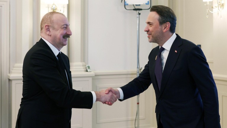 Bakan Bayraktar, Azerbaycan Cumhurbaşkanı Aliyev ile Enerji İş Birliğini Görüştü