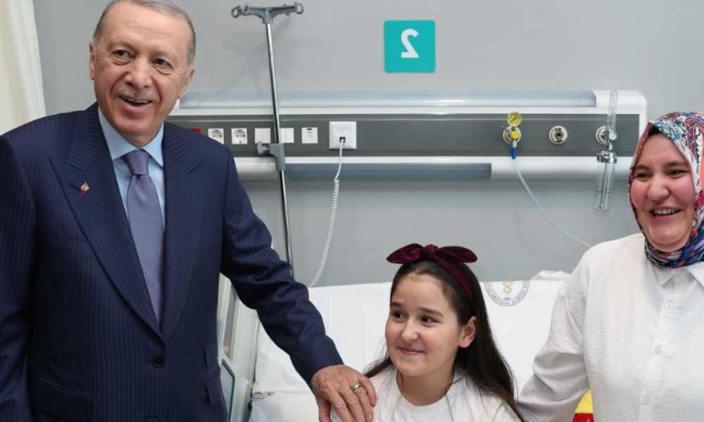 Cumhurbaşkanı Erdoğan Hastanede Fotoğraf Çektirdi