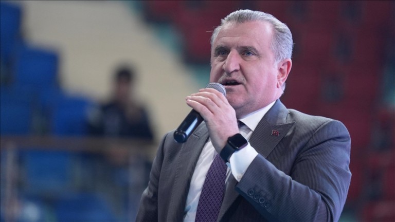 Bakan Osman Aşkın Bak'tan Şampiyon Fenerbahçe Opet'e Tebrik Mesajı