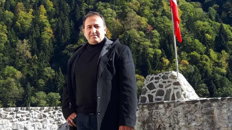 Rize'de Muhtar, Yalçın Kuloğlu Kestiği Ağacın Altında Kalarak Can Verdi