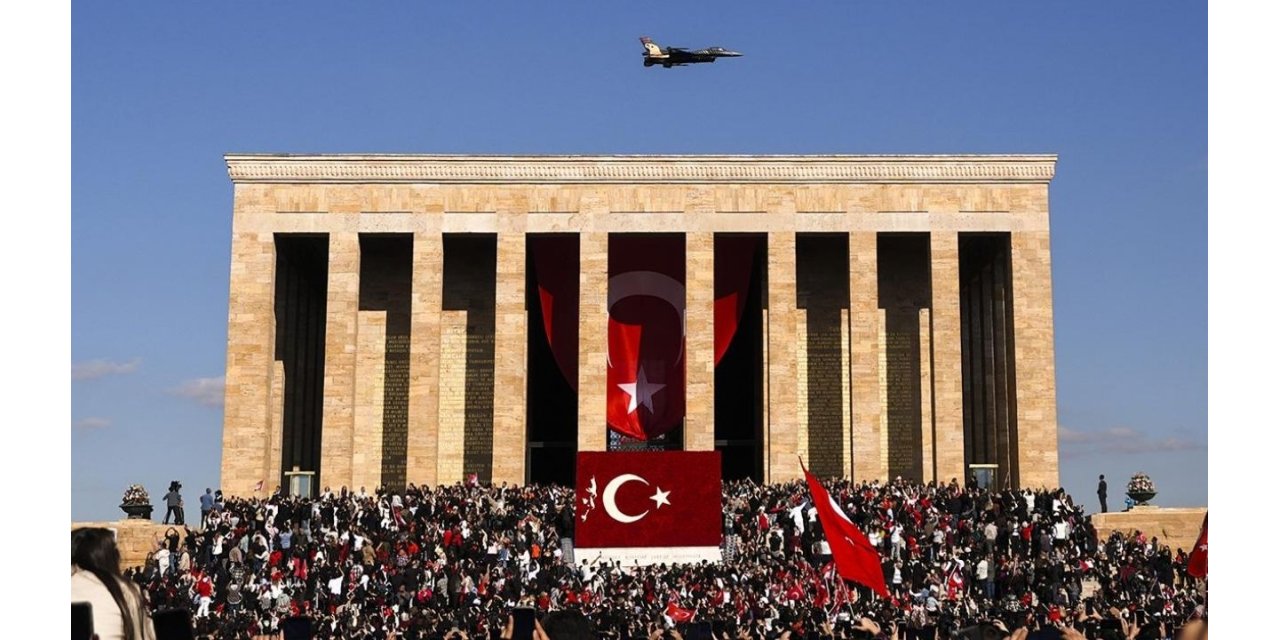 Atatürk'e Rekor Vefa: Anıtkabir 10 Kasım'da Ziyaretçi Akınına Uğradı