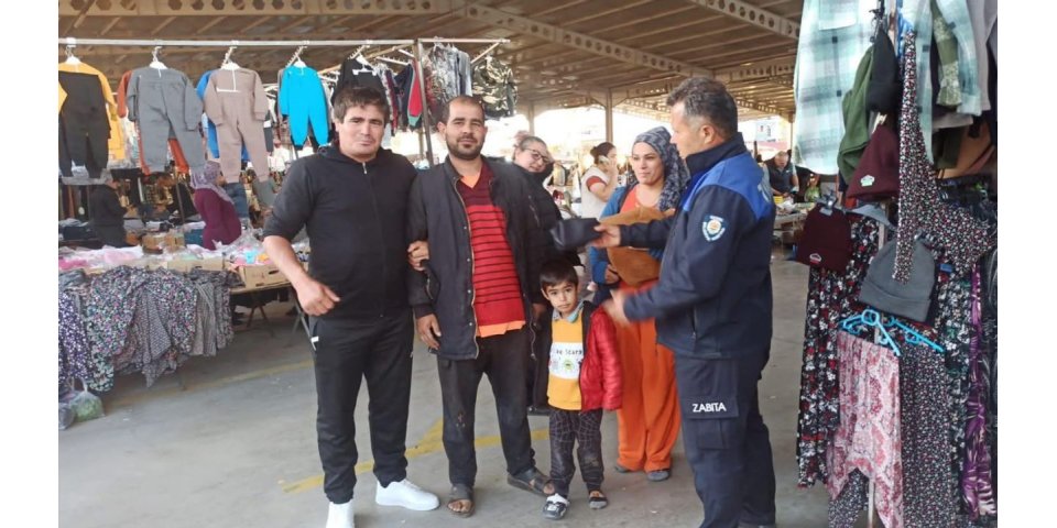 Antalya Serik’te Pazarda Kaybolan Cüzdan, Duyarlı Vatandaş Sayesinde Bulundu