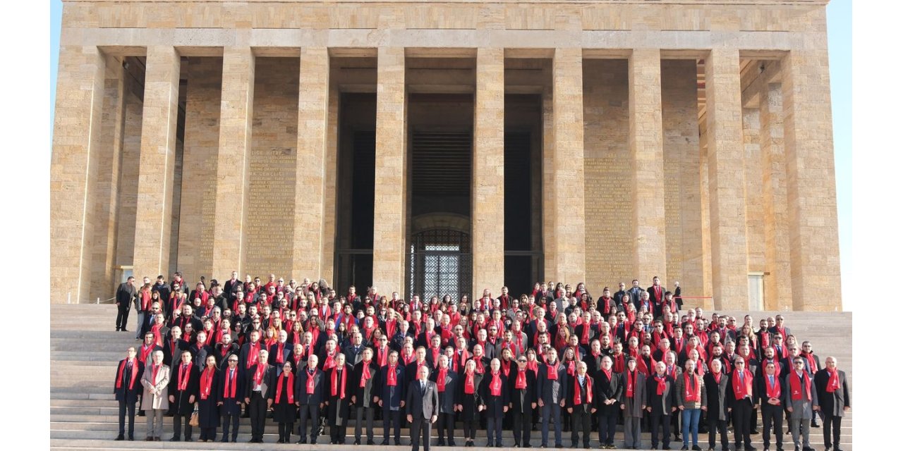 ASO’nun 62. yılı Anıtkabir’de kutlandı: Sanayiciler Atatürk’e bağlılığını yineledi